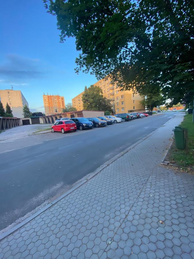 Klidny Byt Na Okraji Trutnova Lägenhet Exteriör bild